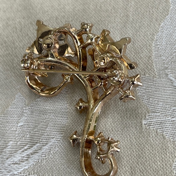 Intake RARE Trifari Brooch - Picture 5 of 6